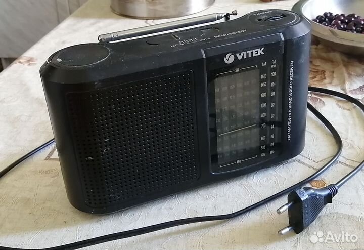 Радио приёмник Vitek - 3590 BK