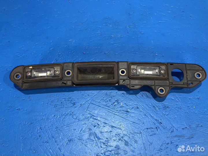 Накладка на крышку багажника (бленда) Volkswagen T