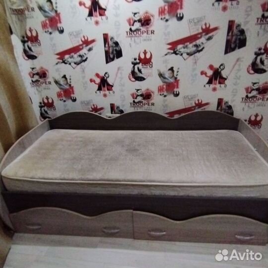 Кровать с матрасом бу