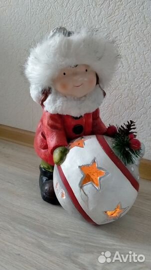 Новогодняя фигура Мальчик с шаром