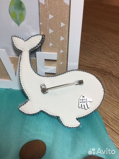 Брошь ручной работы из бисера