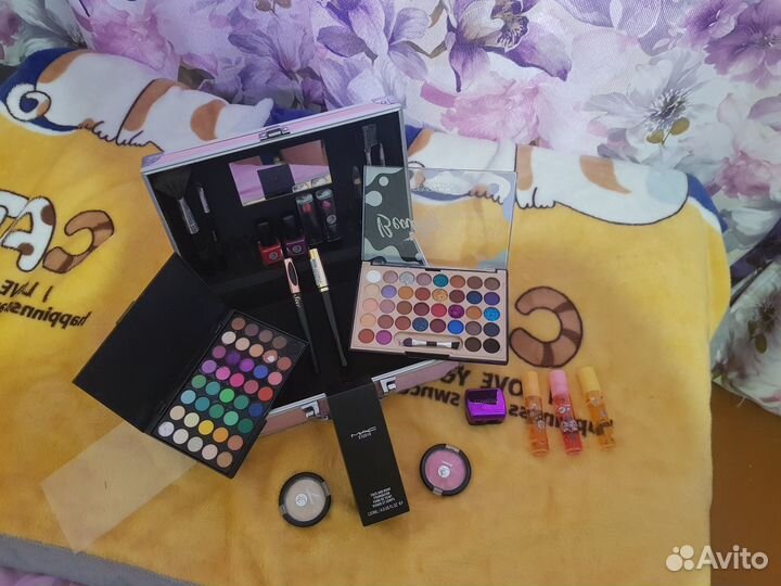 Много косметики одним лотом