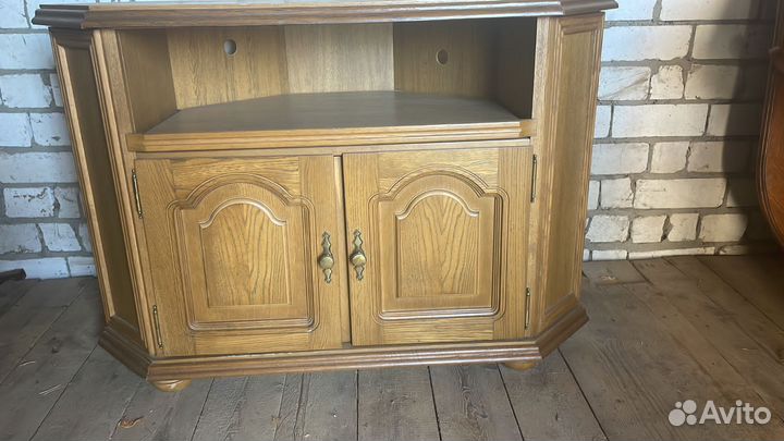 Тумба под телевизор