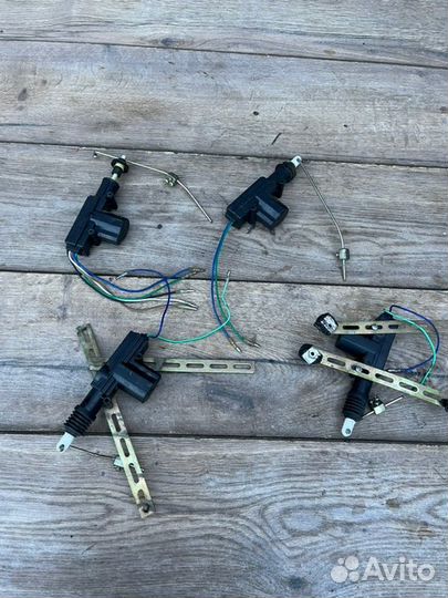 Актуатор замка двери Kia Rio 1 1.5 2001