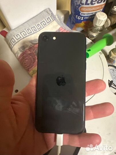 iPhone SE, 64 ГБ