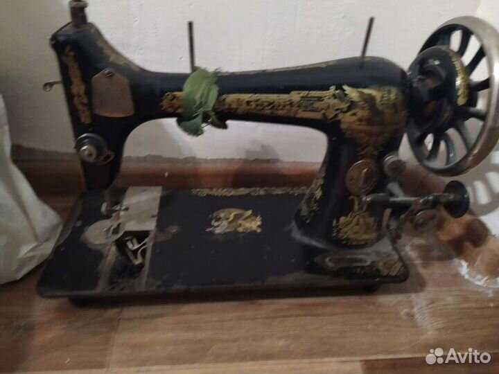 Швейная машинка Зингер