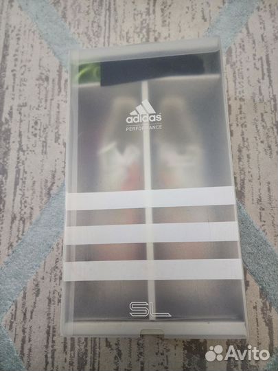 Футбольные бутсы adidas predator