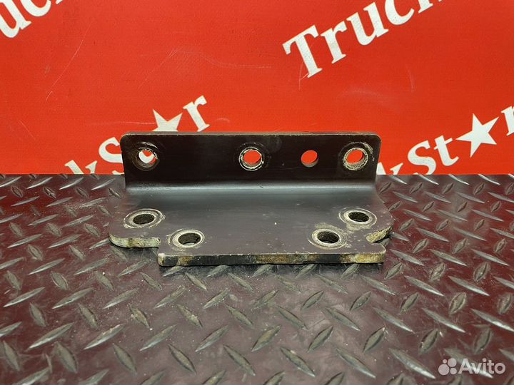 Кронштейн крепления ящика правый камаз 5490