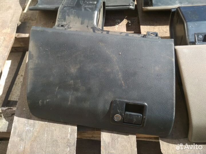 Продам бардачок в сборе на саманд