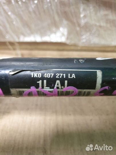 Ось привод шрус передний левый Vw Passat B7