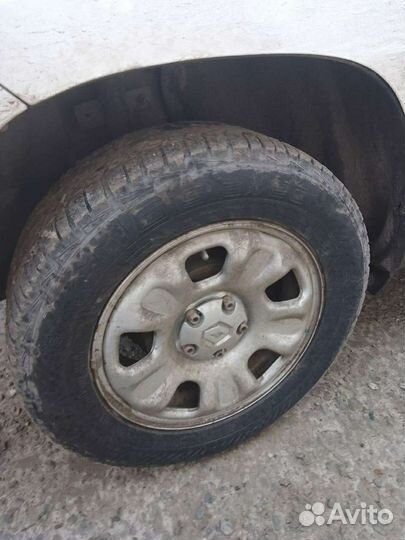 Gislaved NordFrost 100 215/65 R16