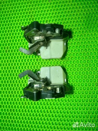 Замок задней двери W124