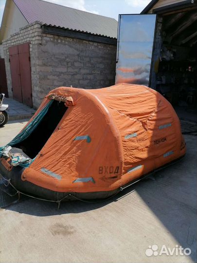 Плот спасательный