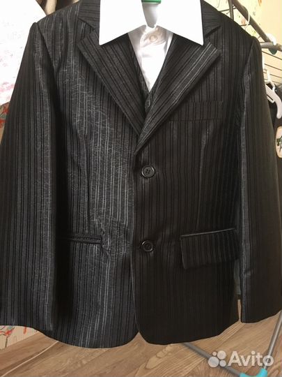 Пиджак+жилет+брюки+рубашка.Праздничный костюм