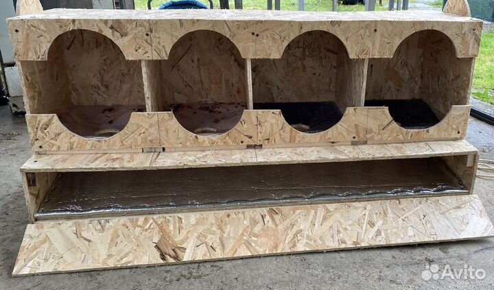 Гнездо для кур с яйцесборником