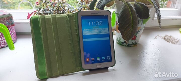 Планшет Samsung Galaxy Tab 3 (SM-T210) + чехол