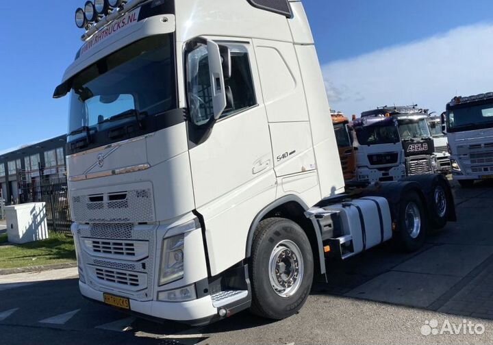 В разборке грузовик Volvo,FH с 2013