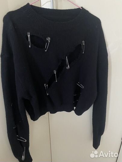 Look online свитер с булавками