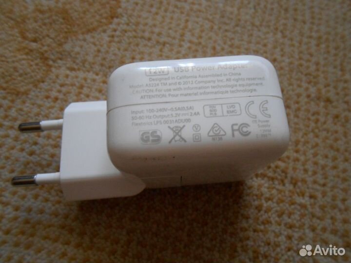 Сетевое зарядное устройство Apple A5224TM