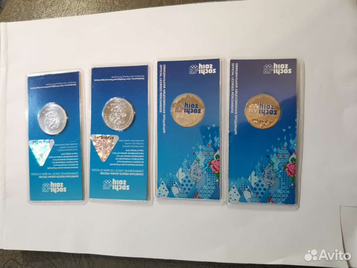 Монеты 25 р горы цветные