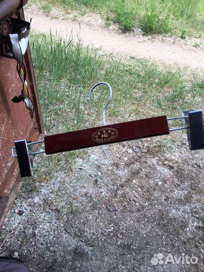 Плечики деревянные