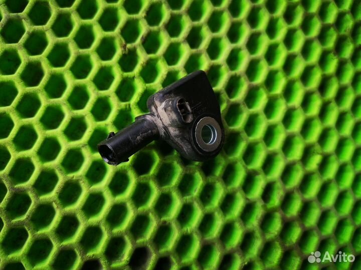 Датчик удара на VW Passat B8 2015-2019