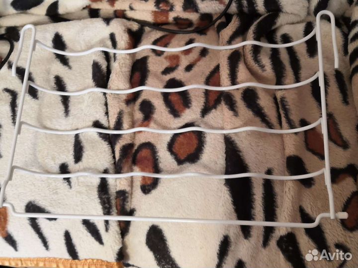 Полка для бутылок в холодильник