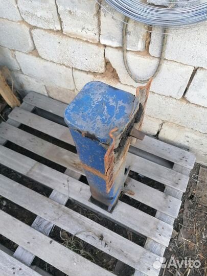 Опорная лапа на полуприцеп с редуктором