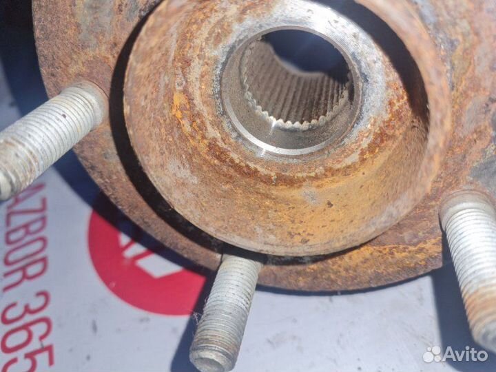 Кулак в сборе со ступицей правый Volvo C30 B5244S