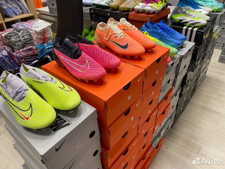 Футбольные бутсы Adidas Nike Puma