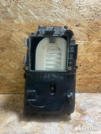 Корпус воздушного фильтра Мерседес W166 X204