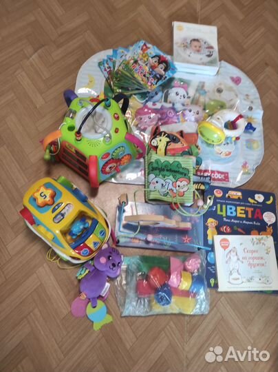 Развивающие детские игрушки, книги пакетом