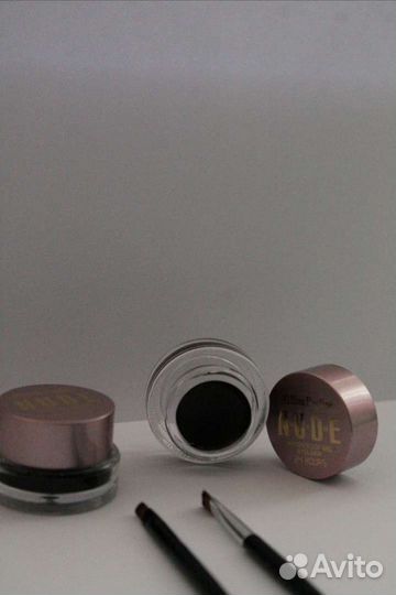 Помада для бровей