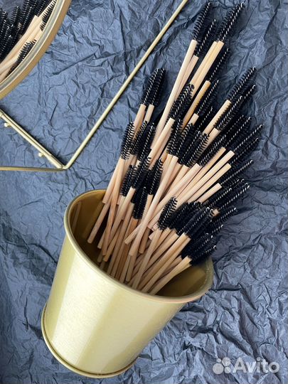 Щеточки для ресниц и бровей