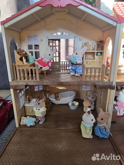 Дом с игрушками Sylvanian Families