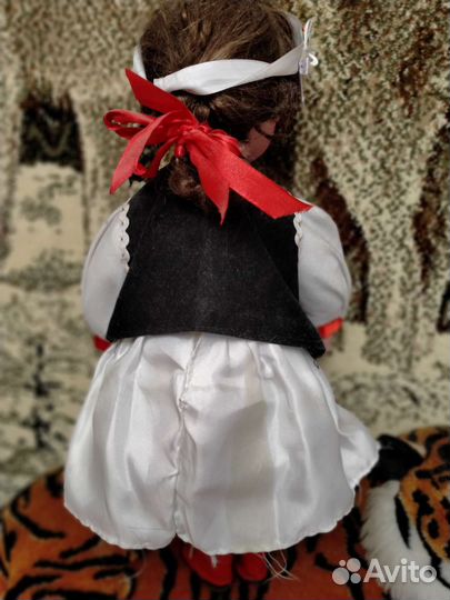 Кукла старая