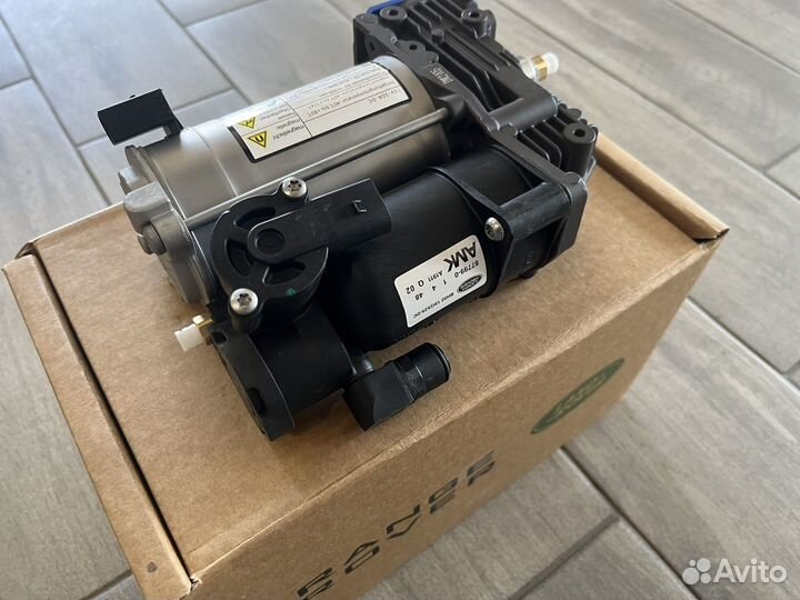 Компрессор пневмоподвески Land Rover Range Rover