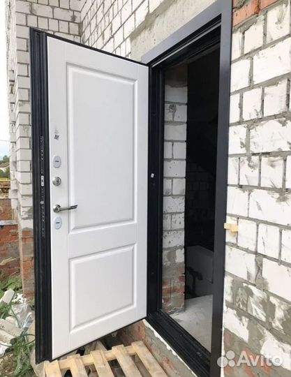 Уличные двери со склада