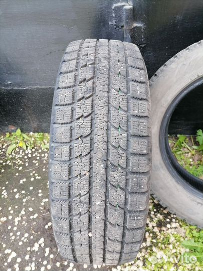 Toyo Observe GSi-5 225/65 R17 102Q