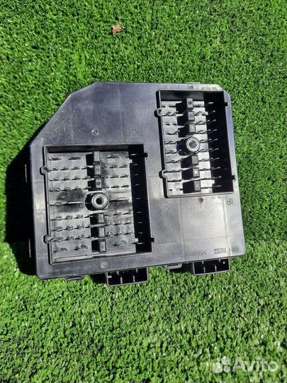 Блок предохранителей салонный Opel Antara C140 LE5