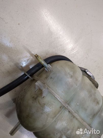 Бачок расширительный Chrysler Voyager, 2001