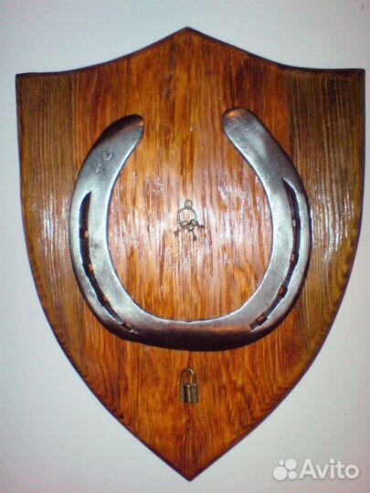 Подкова на панно подарок к новоселью