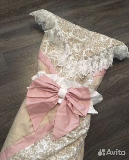 Бортики в кроватку, одеялко, балдахин с игрушками