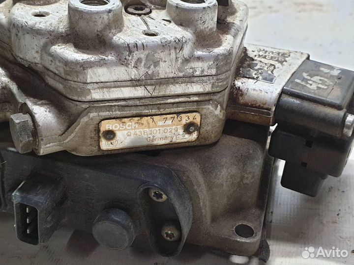 Дозатор ауди 100(45) мотор 2,3