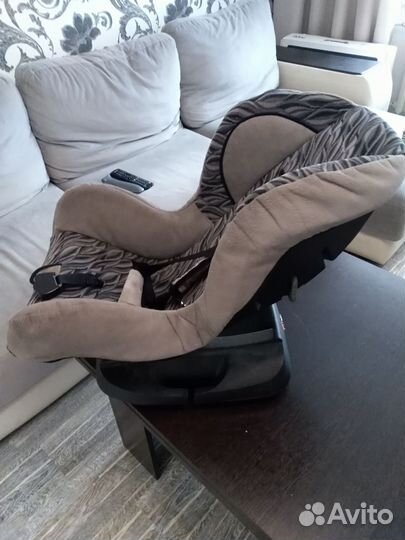 Автомобильное кресло