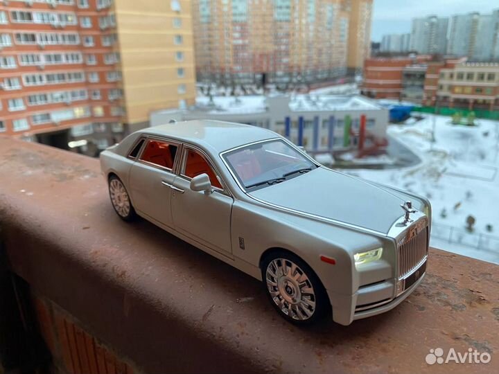 Модель металлическая Rolls-Royce Роллс-Ройс Белый