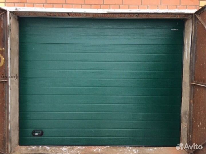 Секционные ворота