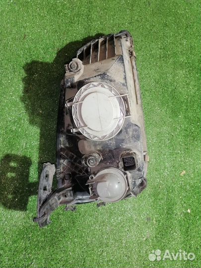 Фара левая Ford Fiesta