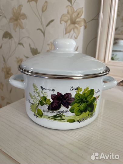 Кастрюля 2 л эмаль