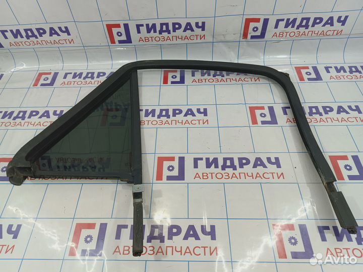 Стекло двери задней левой (форточка) Cadillac SRX
